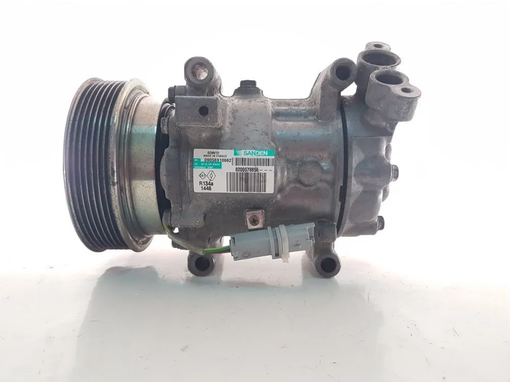 COMPRESSORE A/C con codice 8200578856 da RENAULT Clio Serie (04>08) 1200 Benzina 55 (2007)
