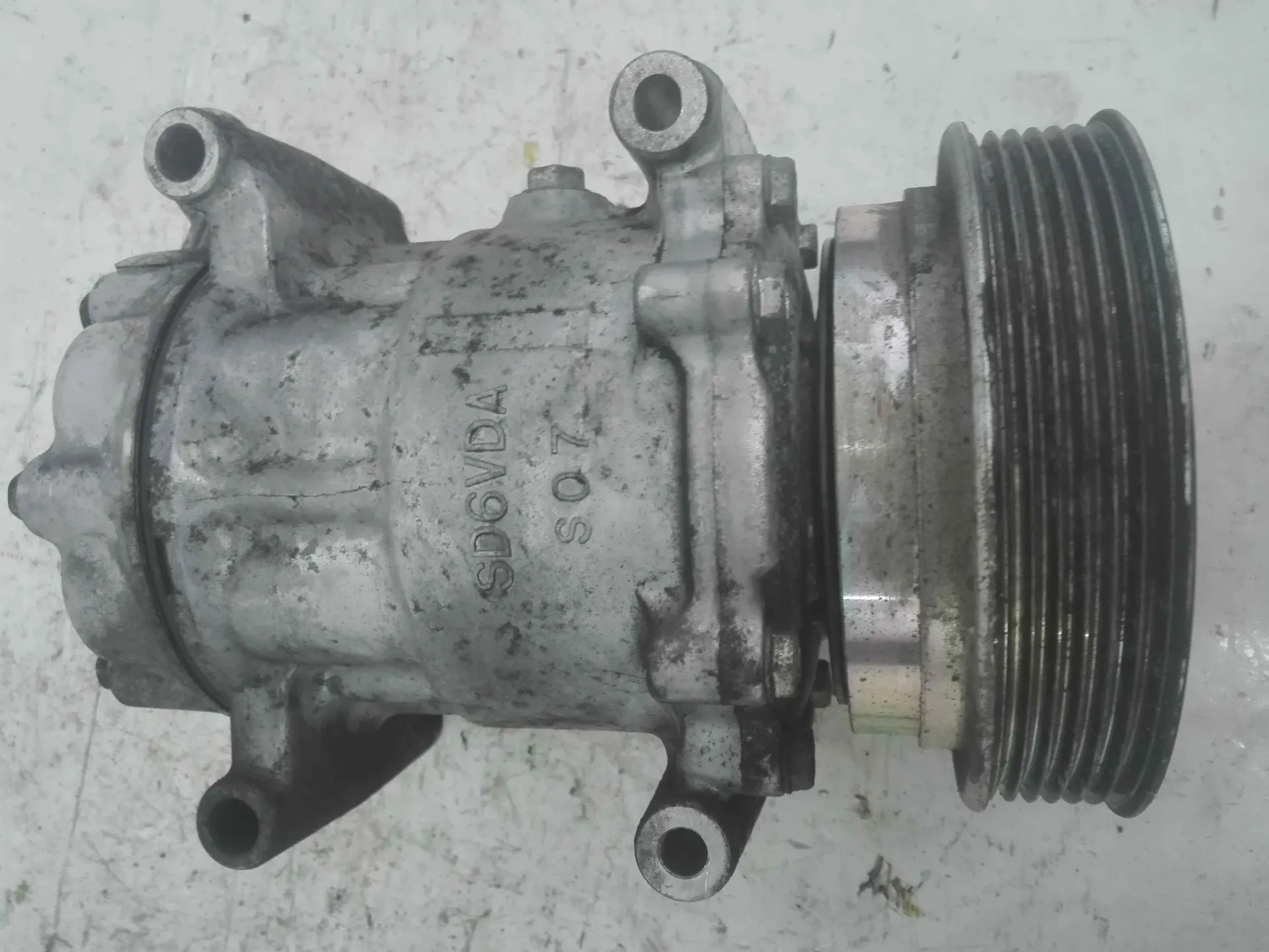 05710902062 / 8200953359A / SD6V12 COMPRESSORE A/C RENAULT Clio Serie (08>15) 1500 Diesel (2009)