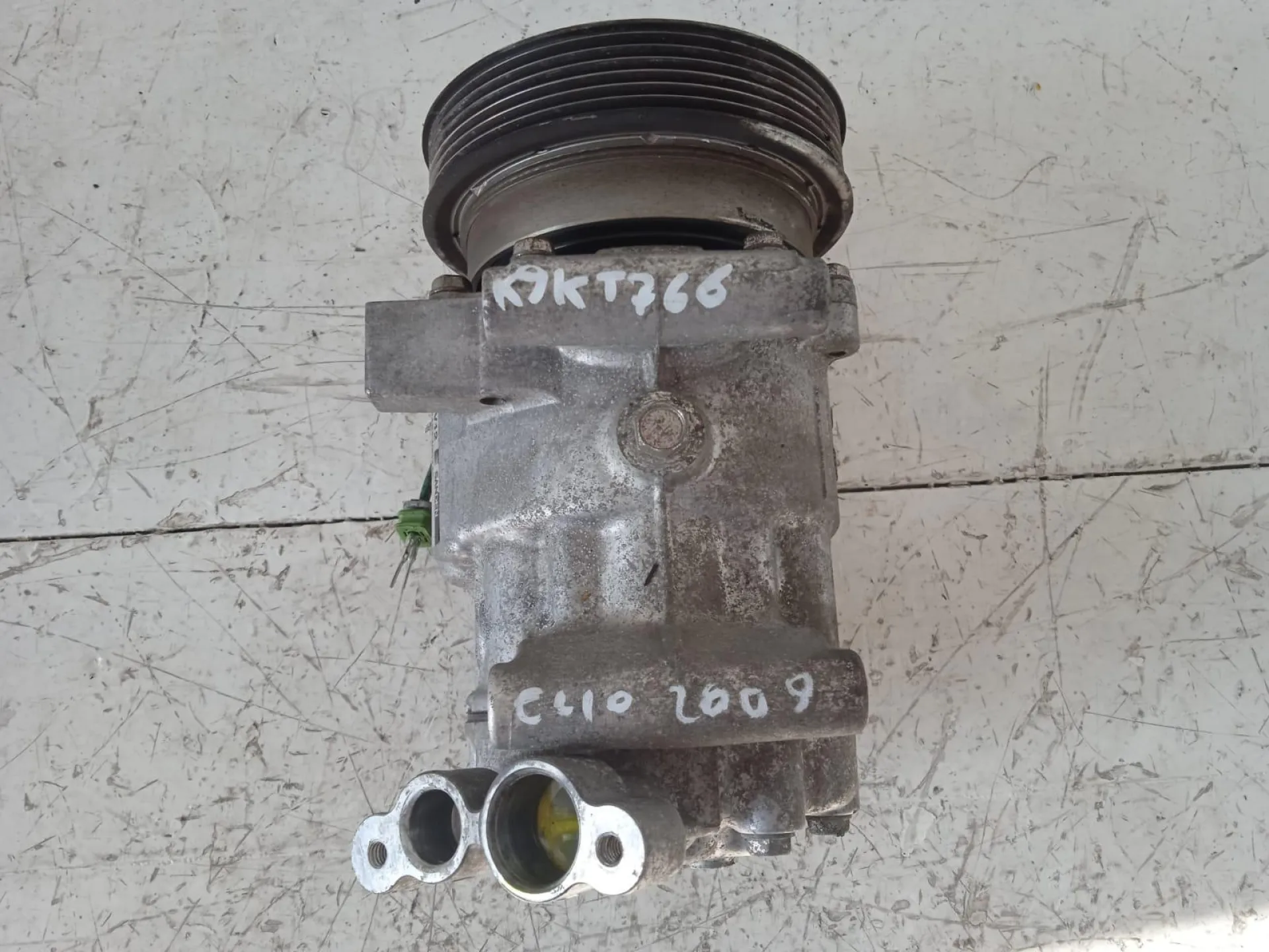 COMPRESSORE A/C con codice 8200651251 da RENAULT Clio Serie (08>15) 1500 Diesel con codice motore K9K T766/K9K T766 (2009)