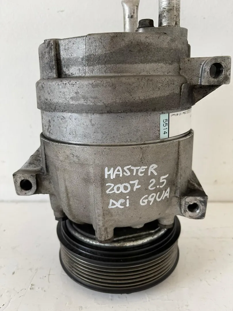 COMPRESSORE A/C con codice 033050928 da RENAULT Master 3Â° Serie 2500 Diesel (2007)