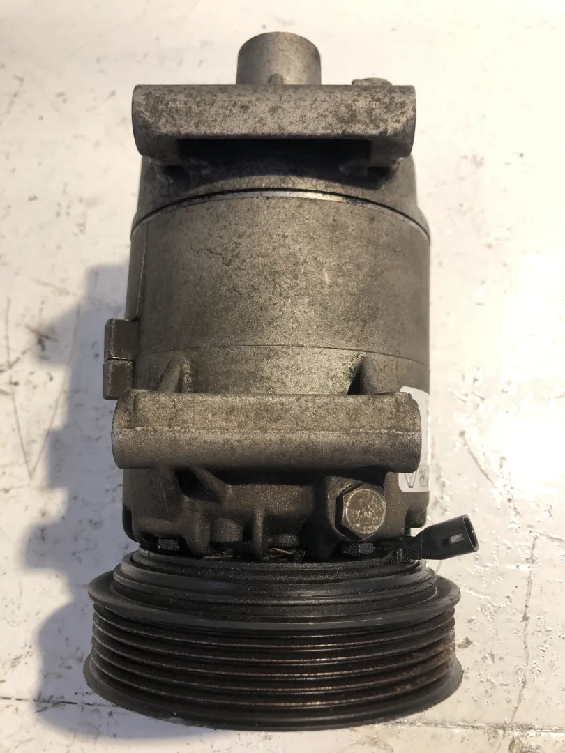 COMPRESSORE A/C con codice 8200470242 da RENAULT Megane Scenic (06>) 1500 Diesel (2007)