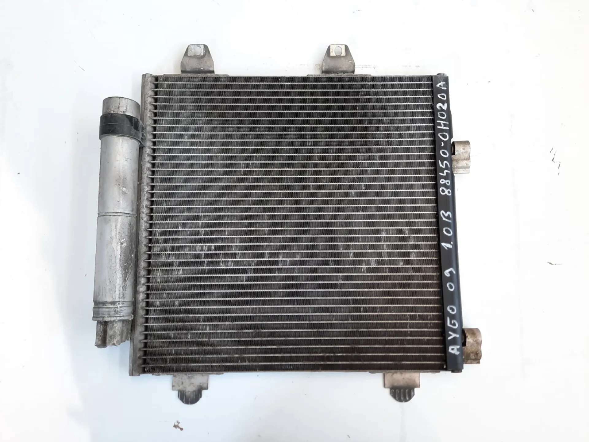 Condensatore aria Toyota Aygo 1.0 B del 2008 CODICE RICAMBIO : 88450-0H020A
