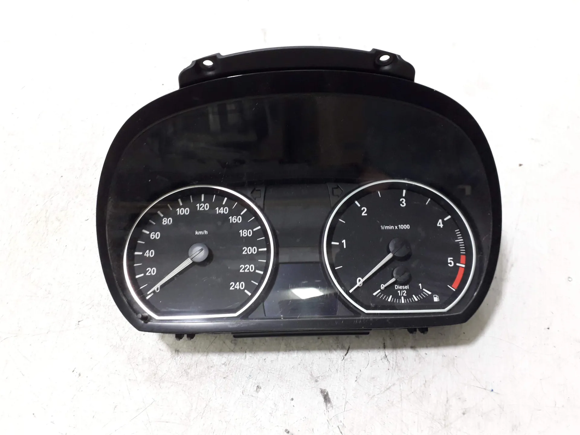 CONTACHILOMETRI con codice 102495262 da BMW Serie 1 Serie (E87) (07>) 2000 Diesel (2008)