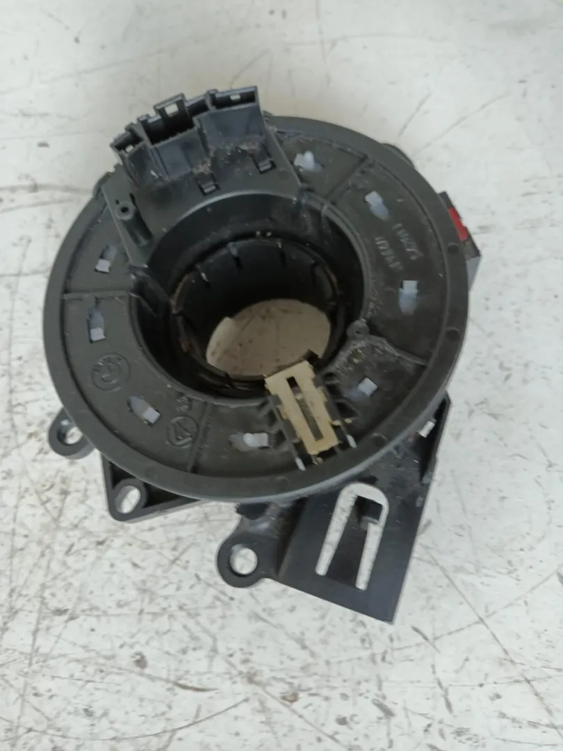 CONTATTO SPIRALATO con codice 6131 83774889 da BMW X3 1Â° Serie Diesel (2005)