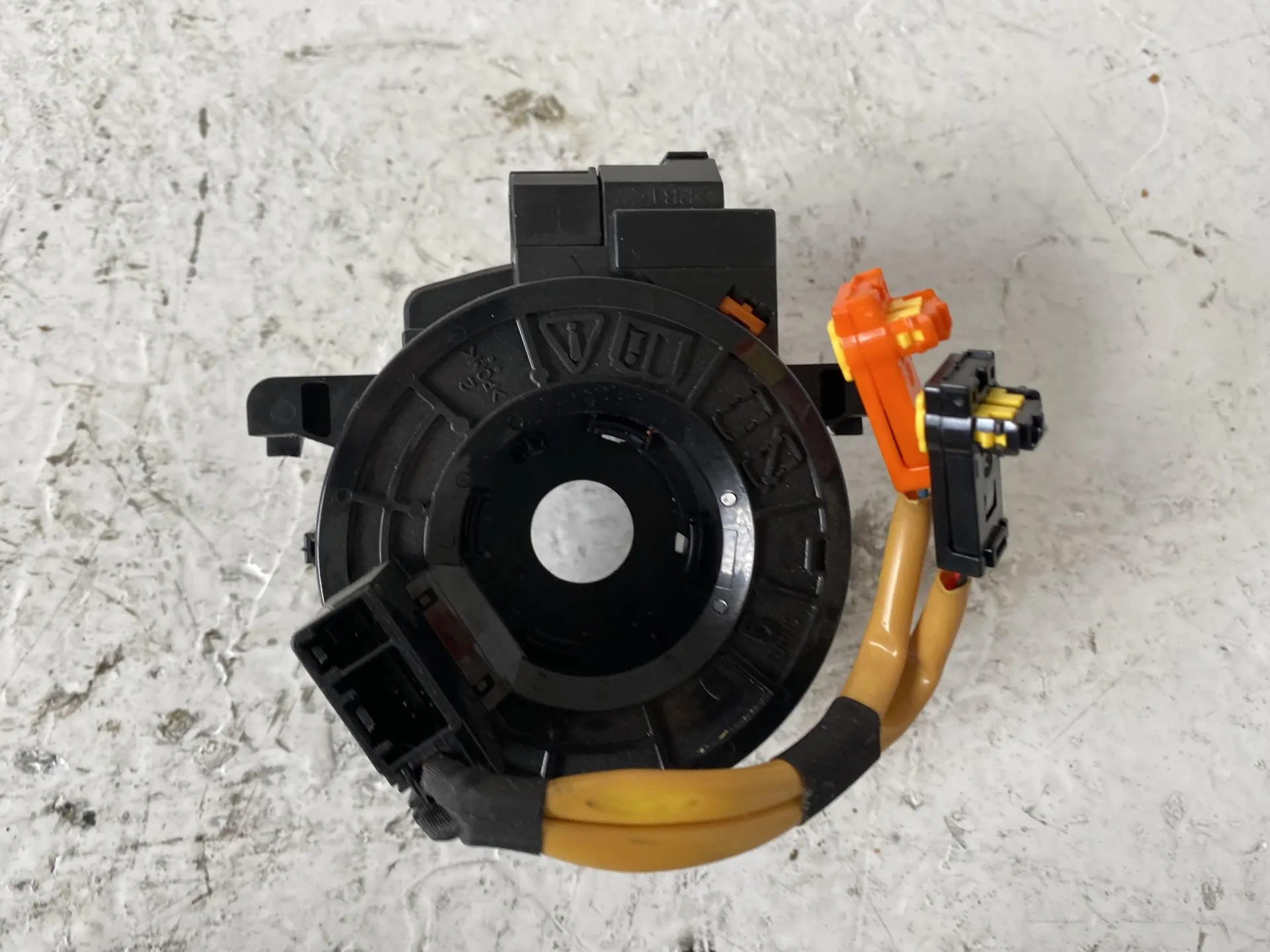 CONTATTO SPIRALATO con codice 758800 da TOYOTA Rav4 5Â° Serie 2200 Diesel con codice motore 2AD FTV/2AD FTV (2012)