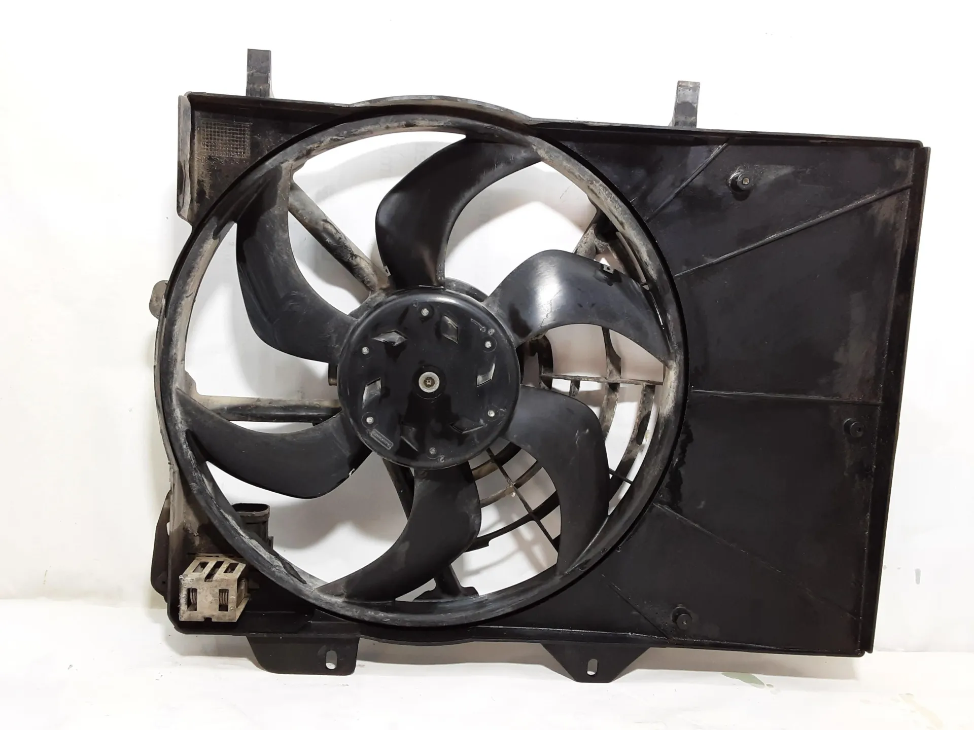 CONVOGLIATORE A/C CON ELETTROVENTOLA con codice 9682895680 da CITROEN C3 Picasso (08>) 1400 Benzina 70 kW / 95 CV con codice motore 8FS/8FN (EP3), 8FP (EP3C), 8FS (EP3) (2009)