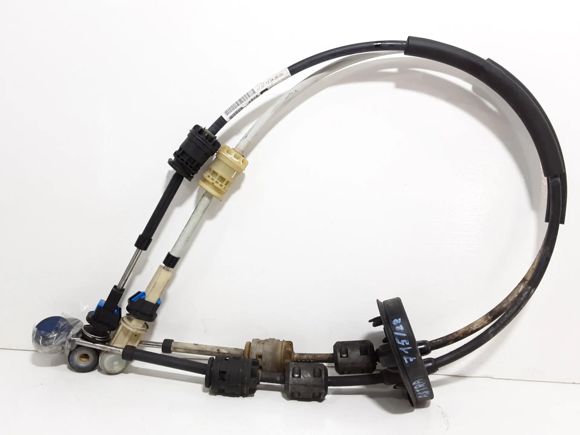 CORDE CAMBIO con codice 55577317 da OPEL Astra J Sports Tourer (10>15) 1700 Diesel 81 kW / 110 CV con codice motore A17DTR/A 17 DTC, A 17 DTE, A 17 DTJ (2012)