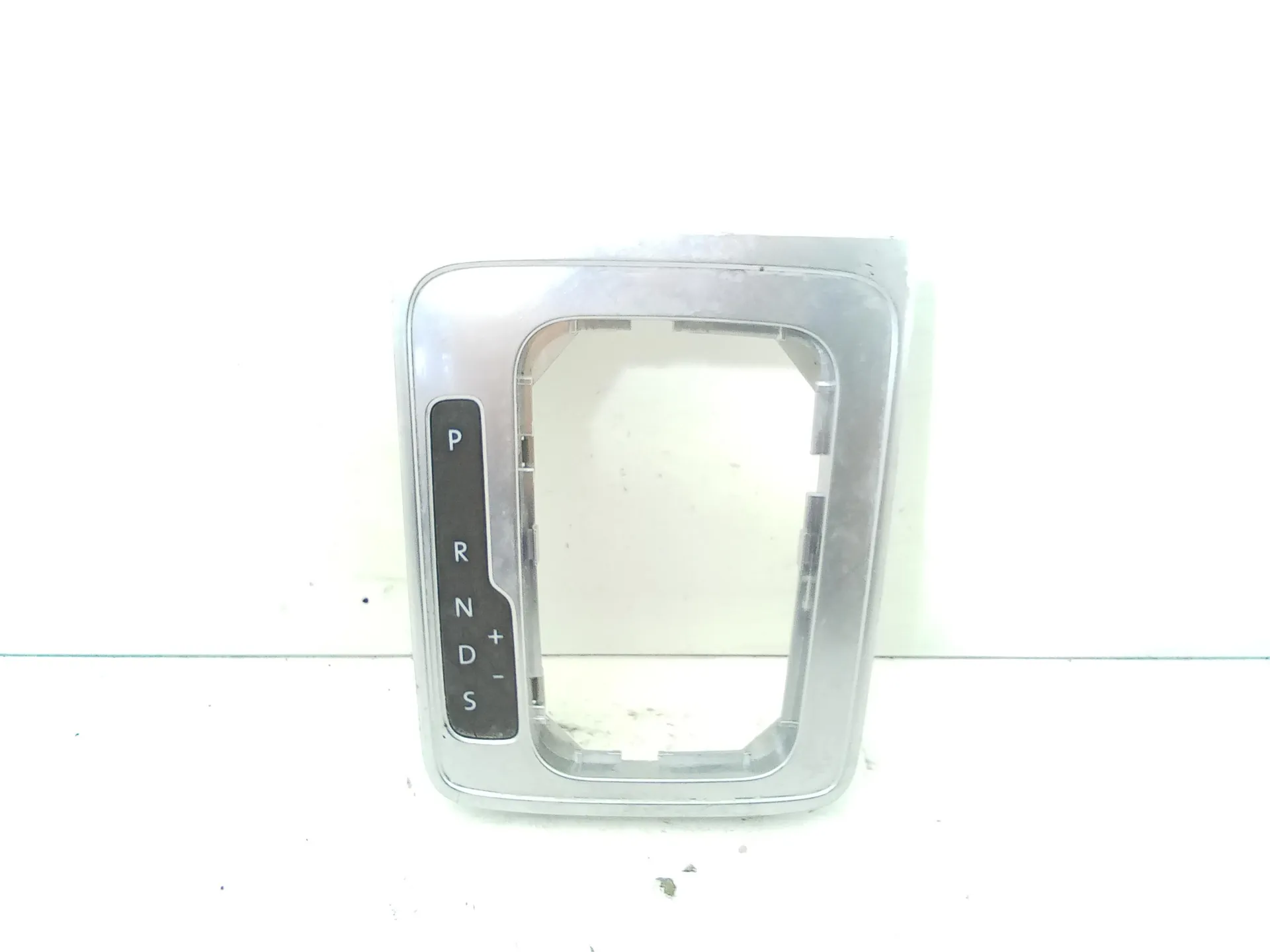 CORNICE LEVA CAMBIO con codice 3ab713203e da VOLKSWAGEN Passat CC (357) (08>12) 2000 Diesel 103 (2012)