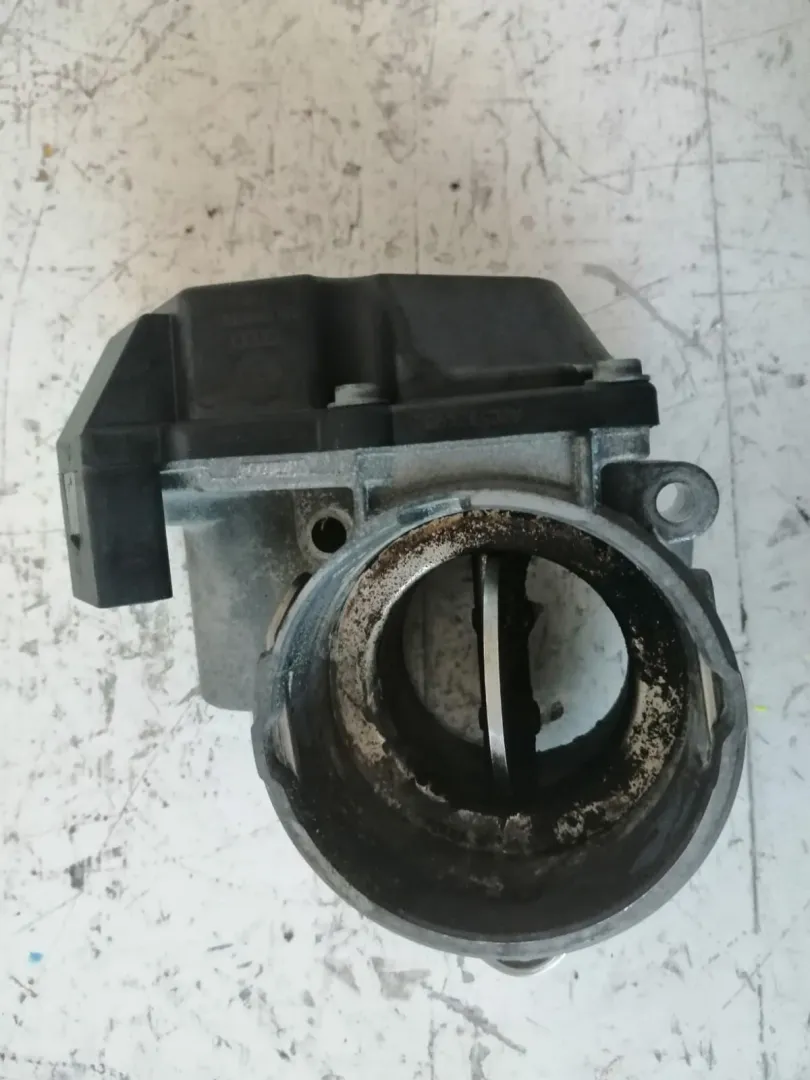 CORPO FARFALLATO con codice 03G128063G da AUDI A3 Serie (8P1) (08>12) 2000 Diesel (2010)