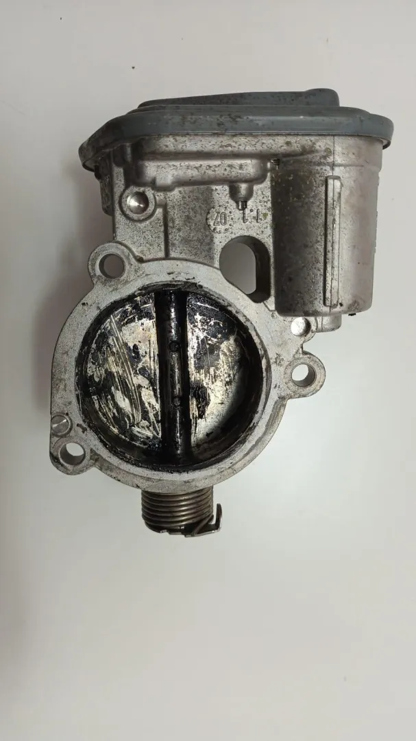 CORPO FARFALLATO con codice 780437301 da BMW Serie 1 Serie (E87) (07>) 2000 Diesel con codice motore N47D20A/N47D20A (2009)