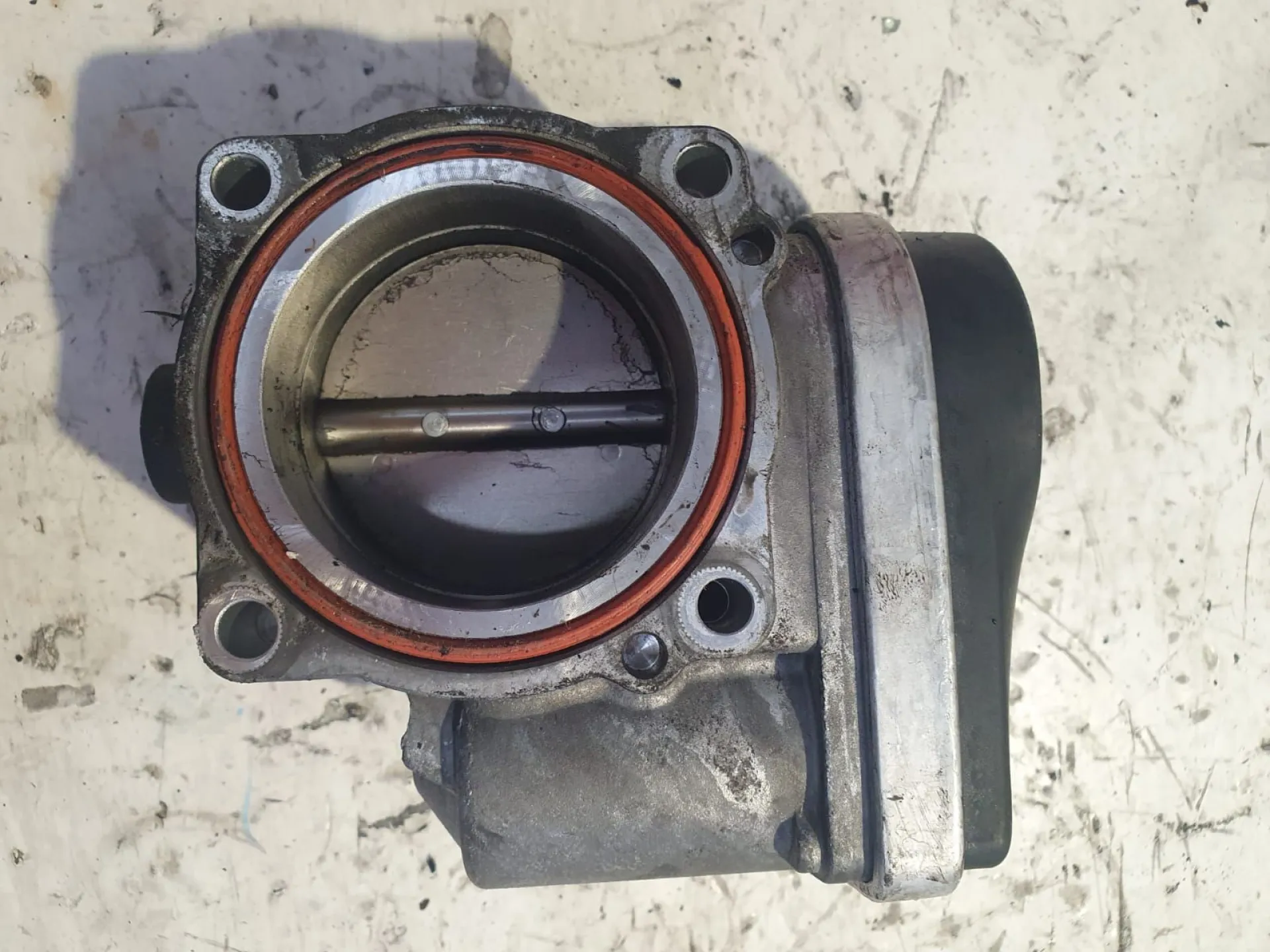 CORPO FARFALLATO con codice 13541439224 04 / 408238/422/003 da BMW Serie 3 E90 Berlina 2000 Benzina (2007)