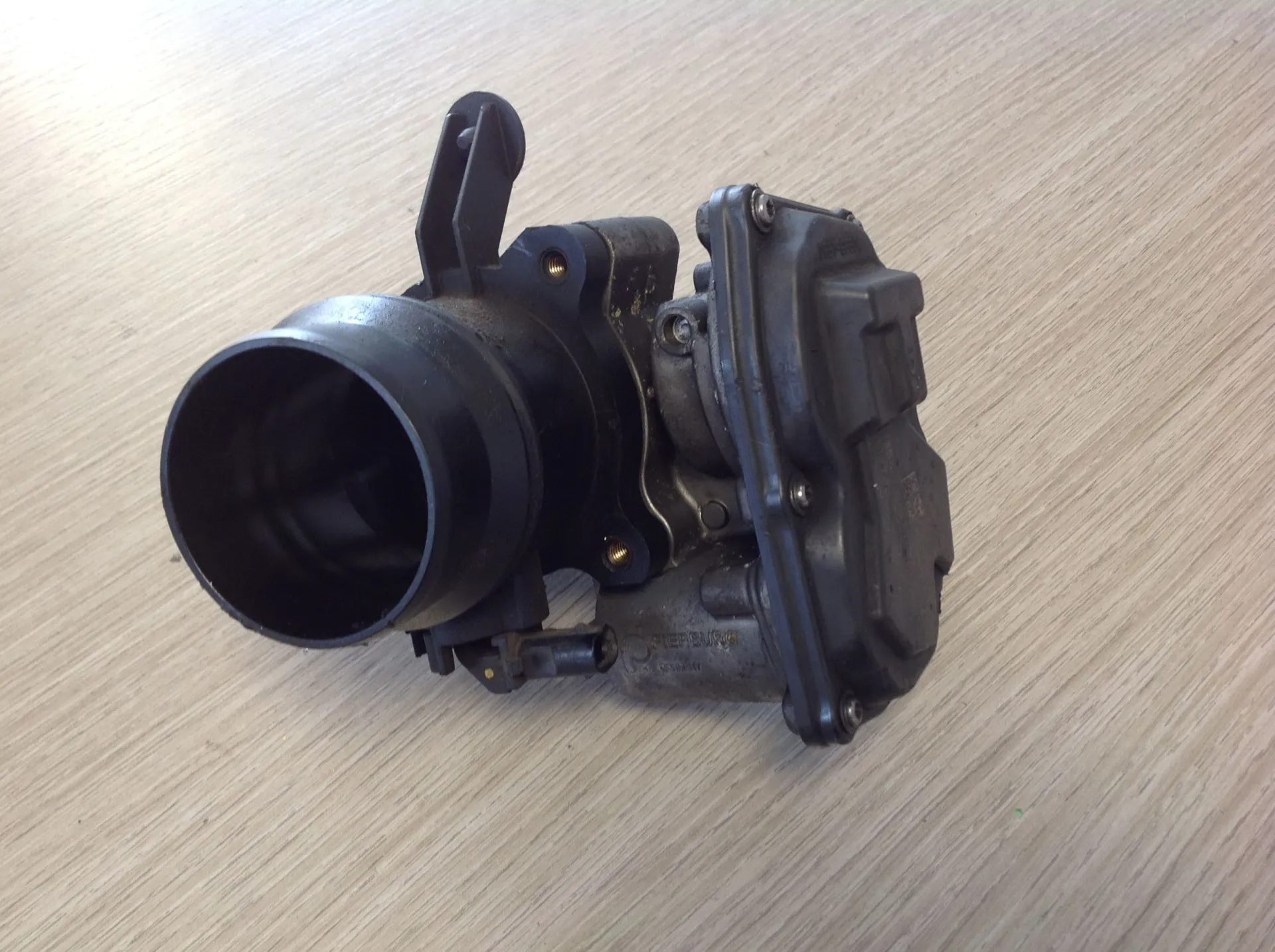 5.08369.03 10378517 1354781075202 1354 7810752 02 CORPO FARFALLATO BMW Serie 3 E90 Berlina 2Â° Serie Diesel (2011)