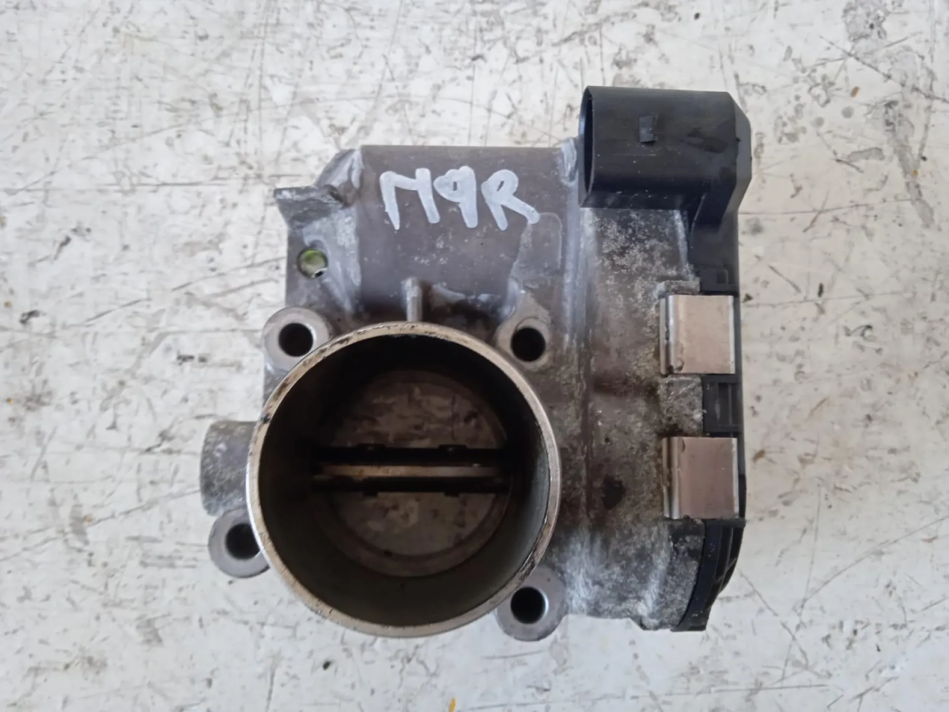 CORPO FARFALLATO con codice 8200330810 da NISSAN Qashqai 2Â° Serie 2000 Diesel con codice motore M9R/M9R (2013)