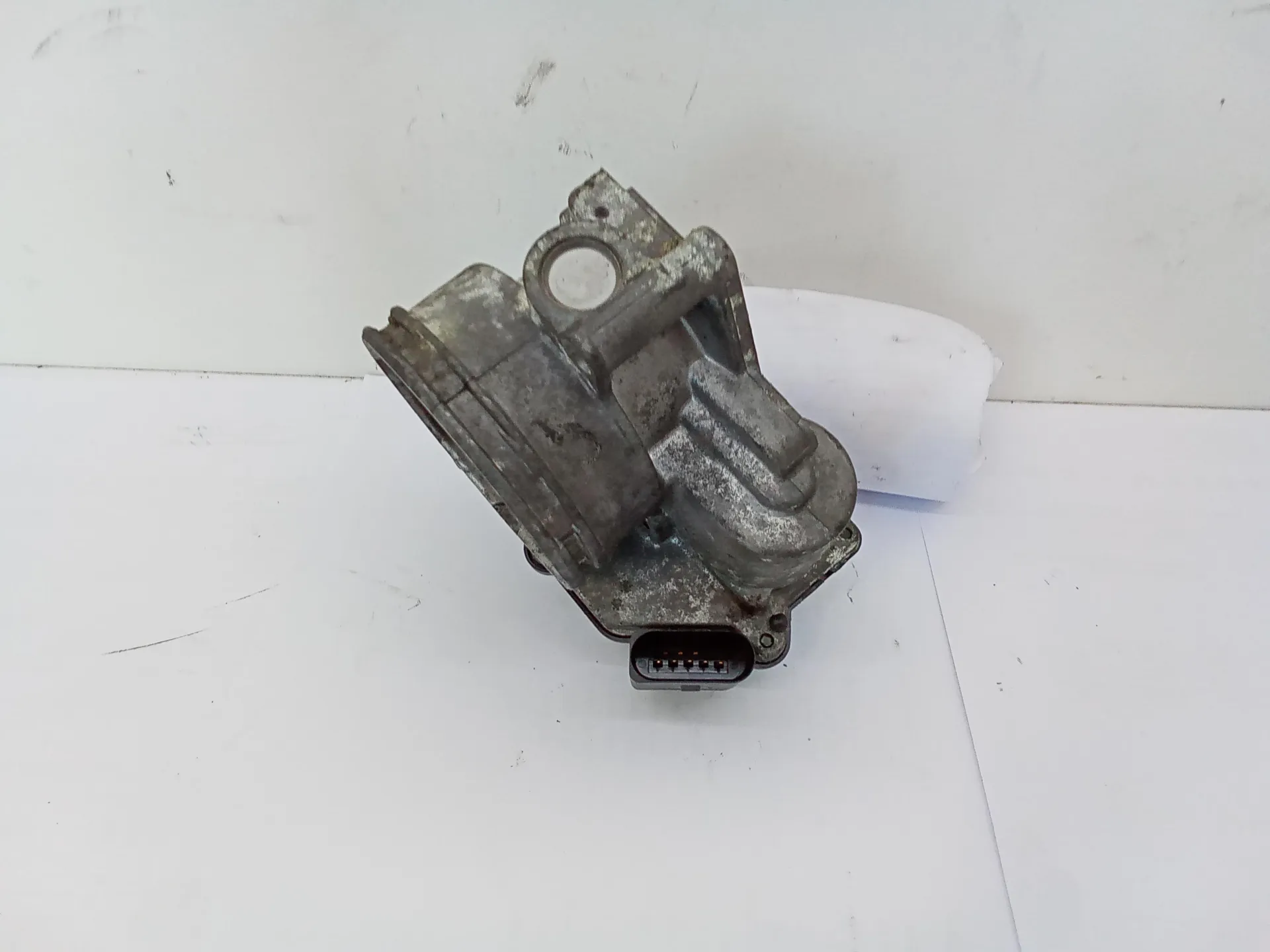 CORPO FARFALLATO con codice 03g128063g da SEAT Leon 2Â° Serie 2000 Diesel (2011)