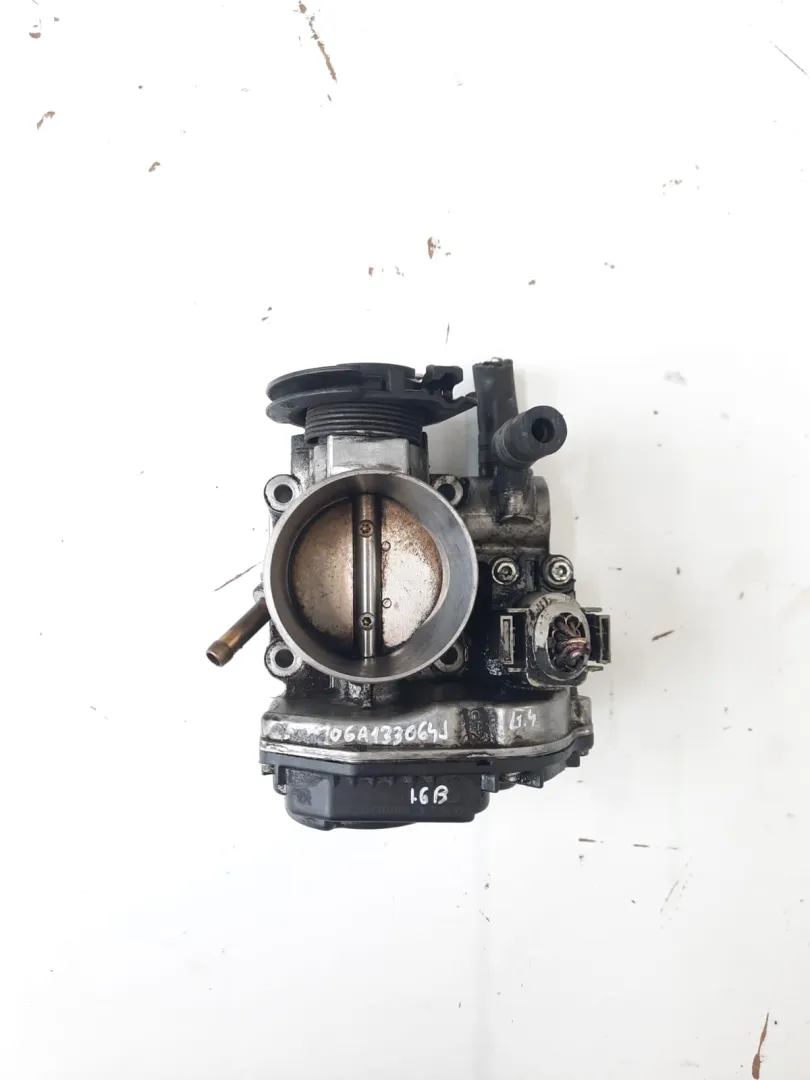 Corpo farfallato Volkswagen Golf 4 del 2000 1.6 Benzina CODICE RICAMBIO : 06A133064J