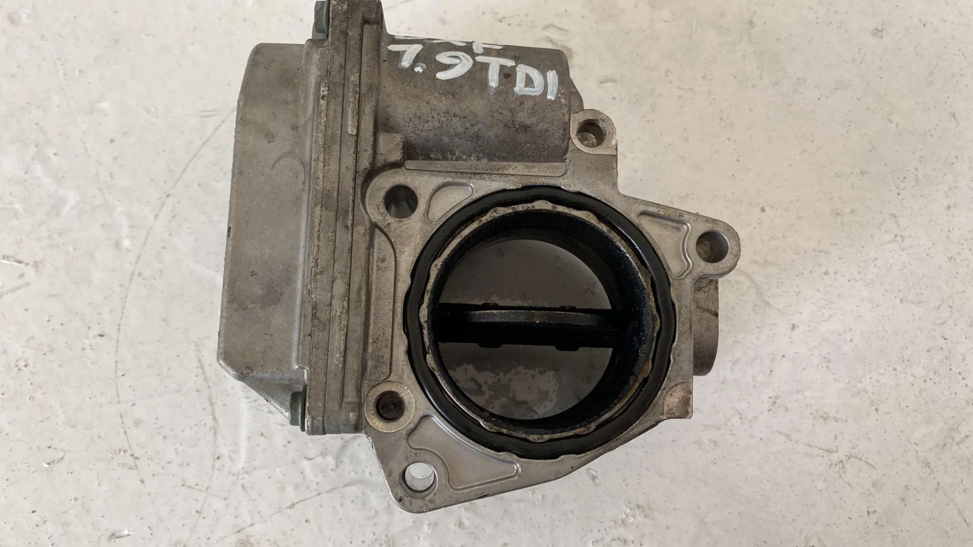 CORPO FARFALLATO con codice A2C53099815 da VOLKSWAGEN Golf 5 Berlina (03>08) 1900 Diesel con codice motore BFX/BFX (2008)