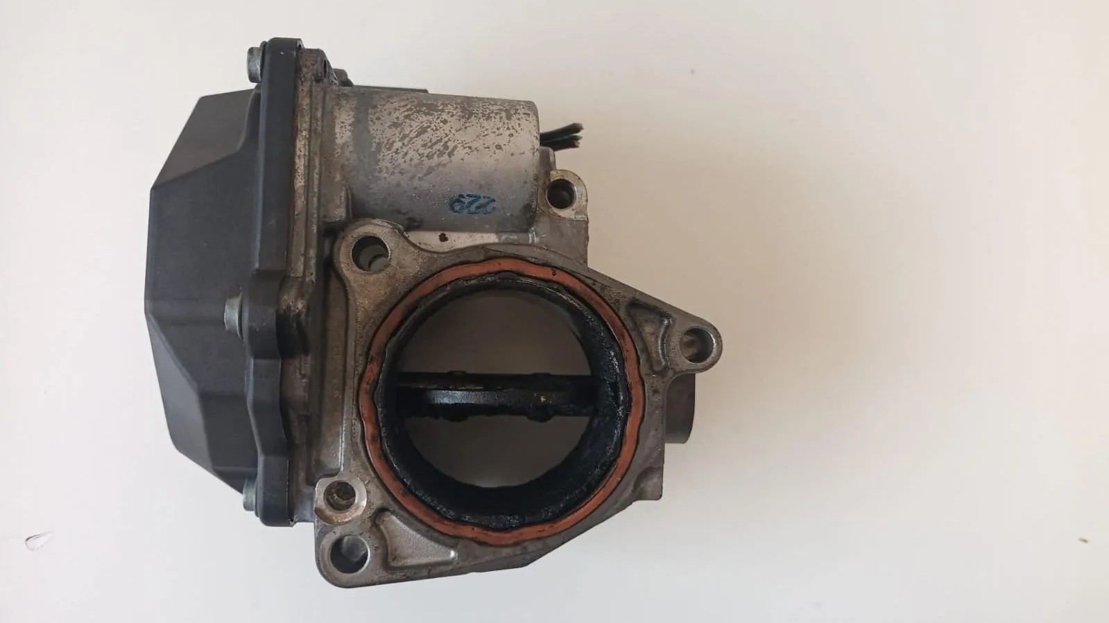 CORPO FARFALLATO con codice 03G128063A da VOLKSWAGEN Golf 5 Berlina (03>08) 1900 Diesel con codice motore BLS/BLS (2008)