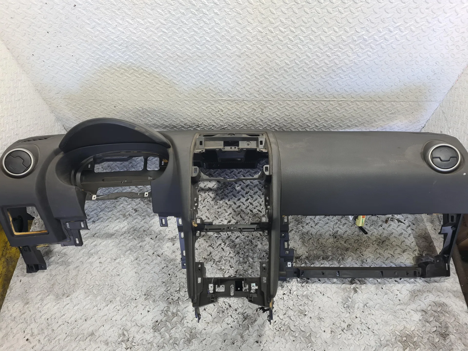 CRUSCOTTO COMPLETO DI AIRBAG PASSEGGERO con codice 68200JD900 da NISSAN Qashqai 1° Serie (06>09)