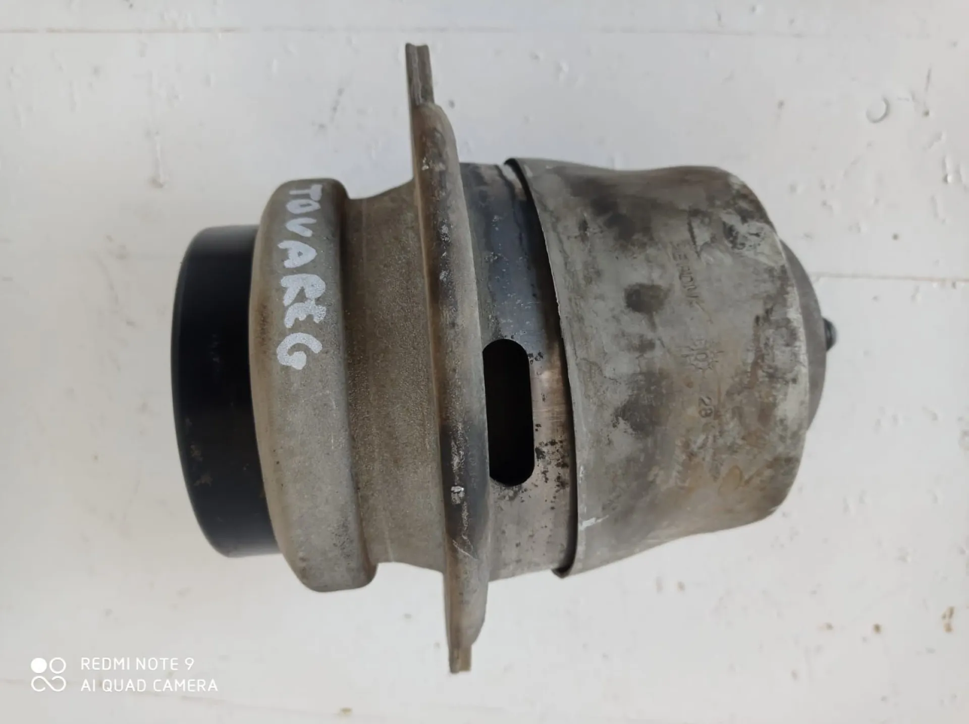 CUSCINETTO MOTORE SX con codice 7P6199131D da VOLKSWAGEN Touareg Serie (7P6) (2014>) 3000 Diesel (2014)