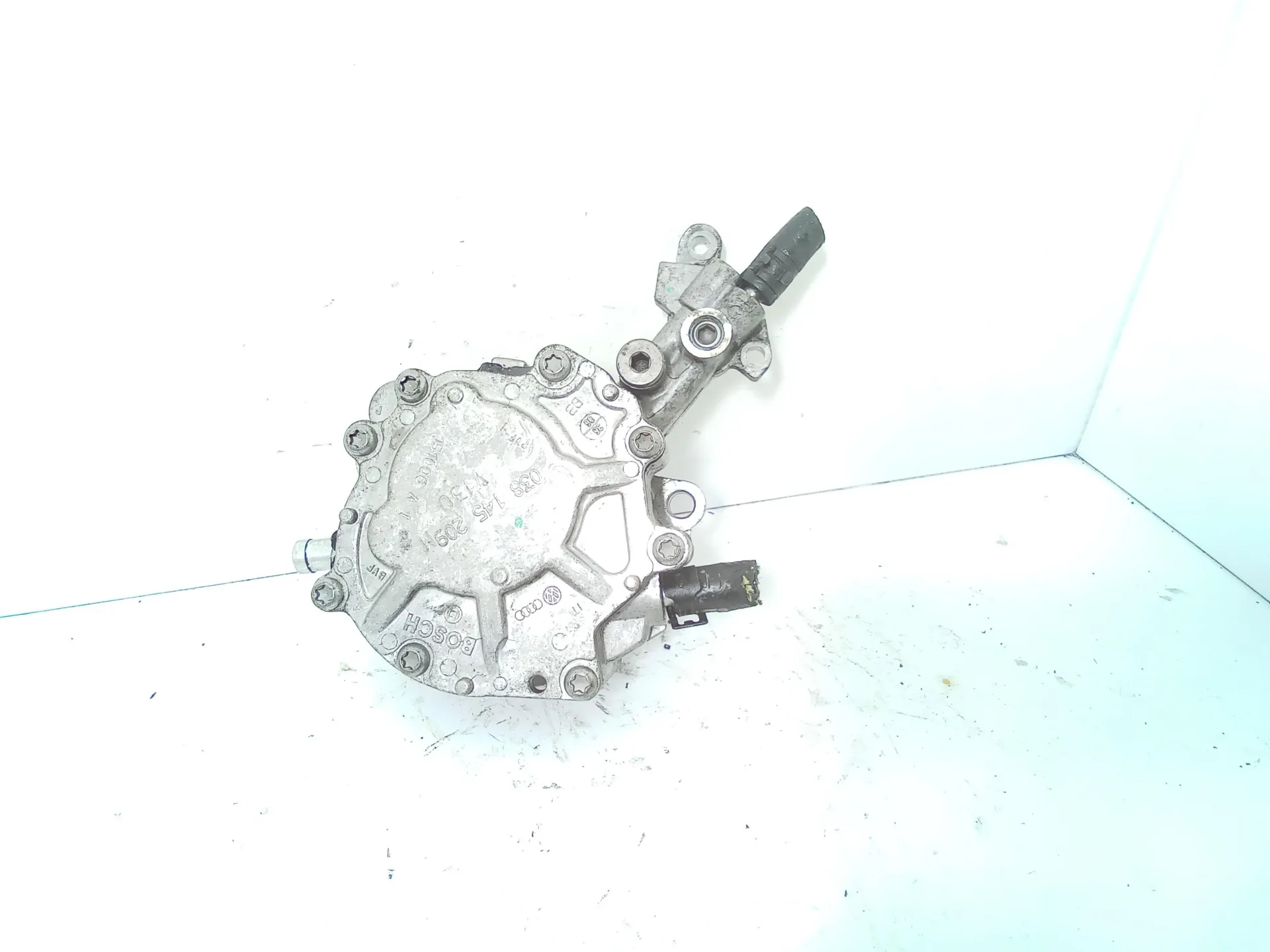 DEPRESSORE FRENI POMPA A VUOTO con codice 034145209m da VOLKSWAGEN Golf 5 Plus (04>13) 1900 Diesel 77 (2007)