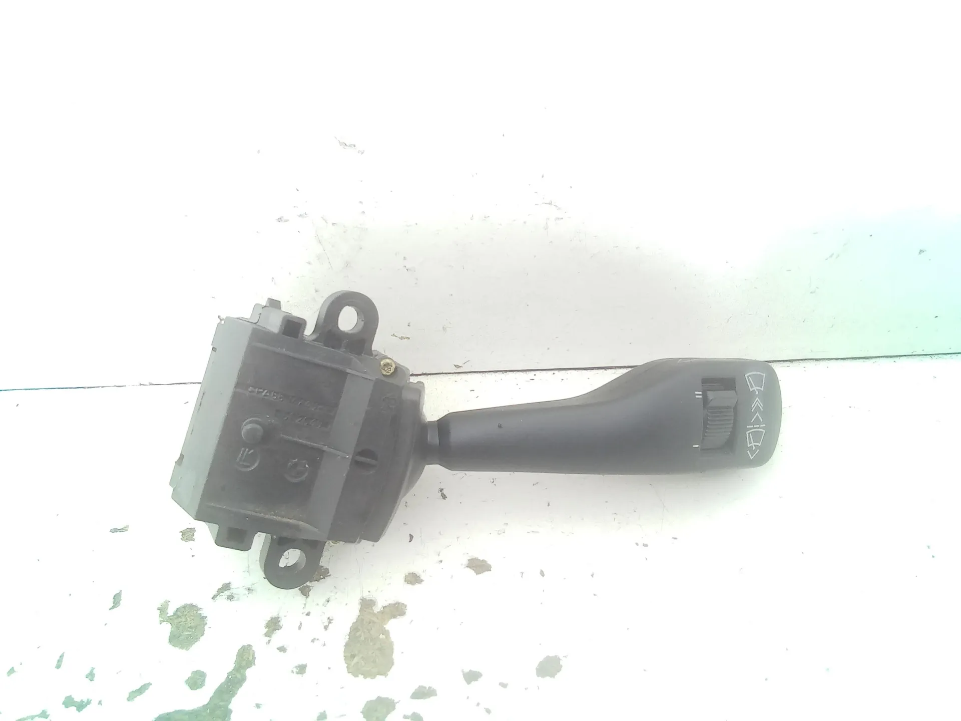 DEVIOLUCI DESTRO con codice 8363669 da BMW X3 1Â° Serie 2000 Diesel 110 (2005)