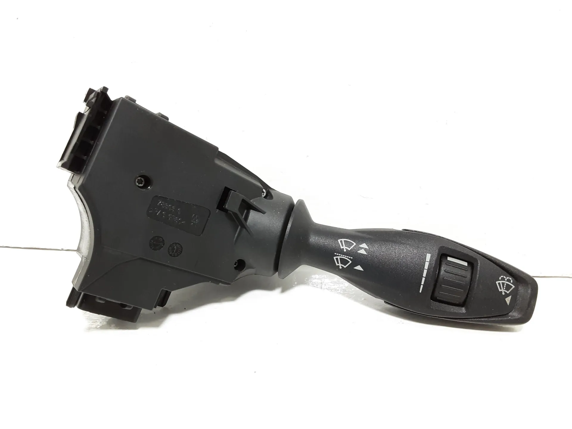DEVIOLUCI DESTRO con codice 8A6T17A553AC da FORD B - Max Berlina 1400 Bifuel/Gas 64 kW / 87 CV con codice motore RTJC/RTJC (2014)