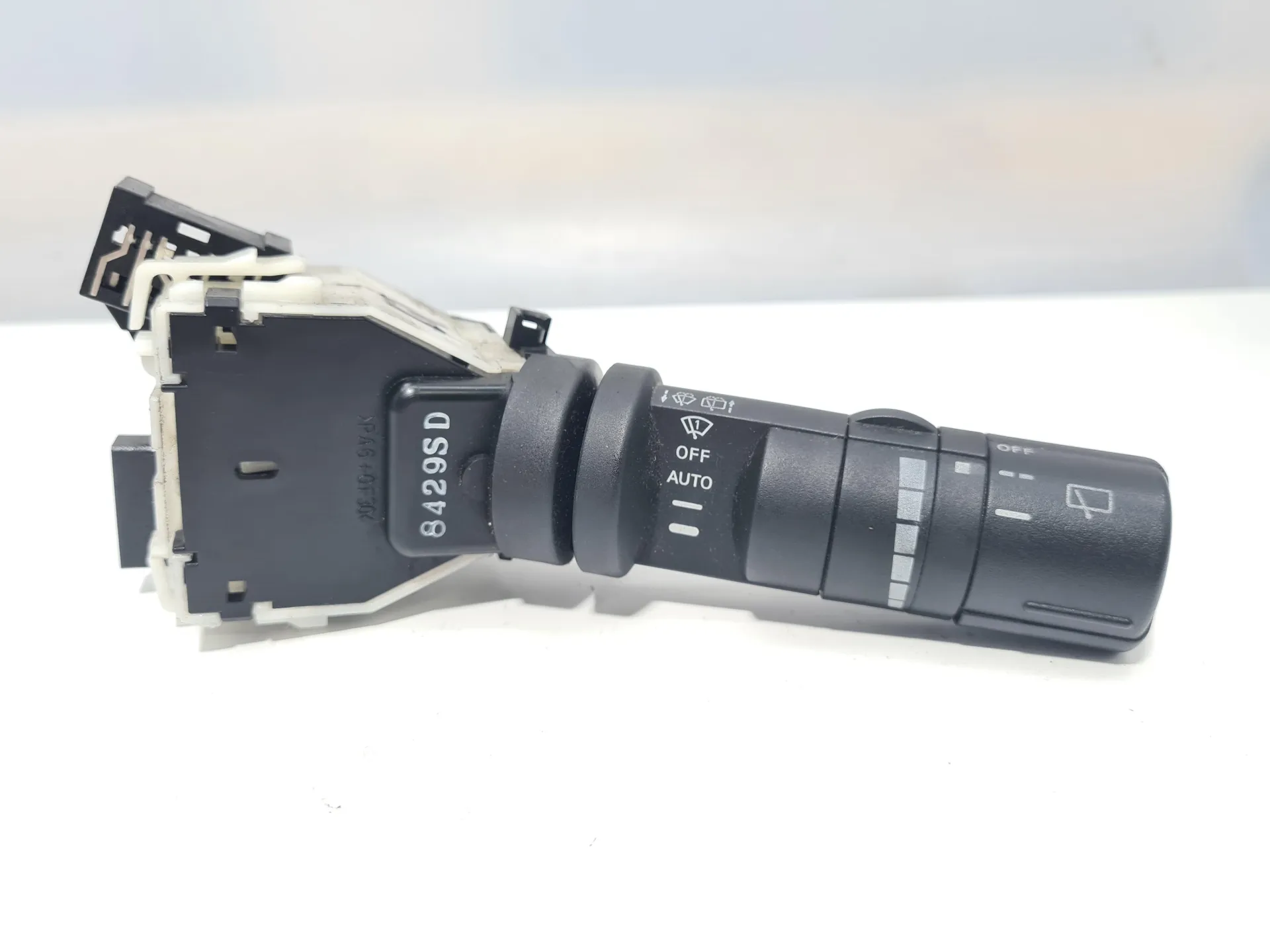 DEVIOLUCI DESTRO con codice 8429SD da NISSAN Qashqai 1° Serie (06>09)