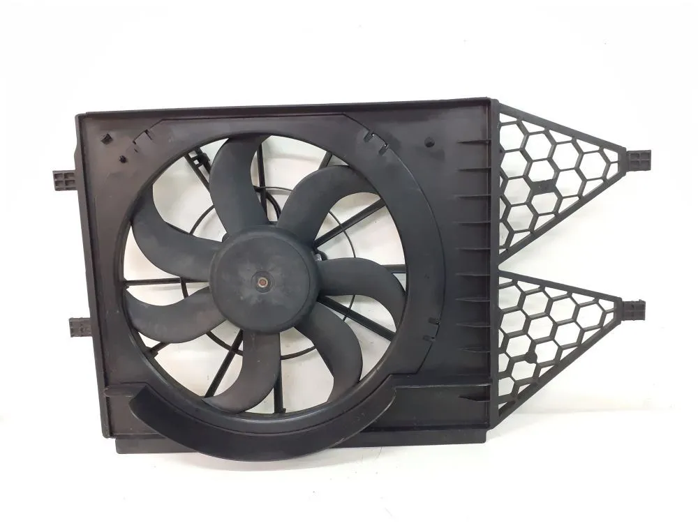 ELETTROVENTOLA con codice 6R0121207 da VOLKSWAGEN Polo 5Â° Serie 1200 Benzina 51 (2010)
