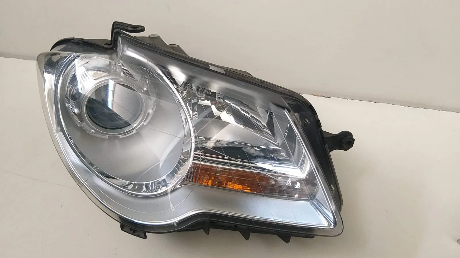Fanale anteriore destro Volkswagen Touran del 2008 1.9 Diesel