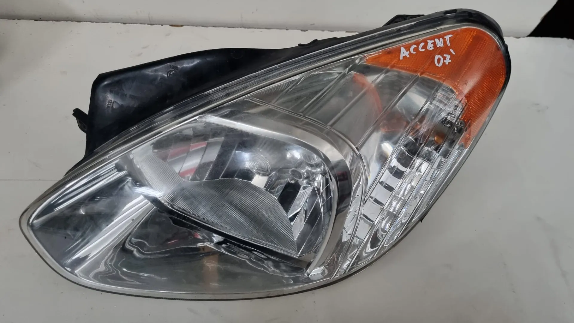 Fanale anteriore sinistro Hyundai Accent del 2007 1.5 Diesel