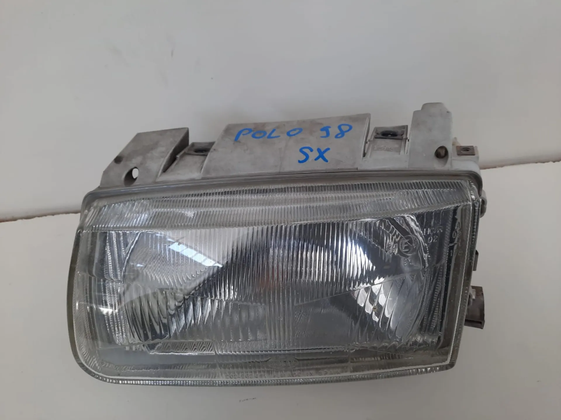 Fanale anteriore sinistro Volkswagen Polo del 1998 1.4 Benzina