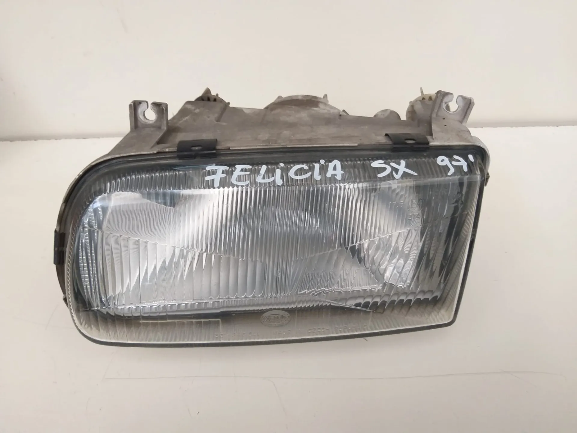 Fanale anteriore sinsitro Skoda Felicia 1.3 B del 1997