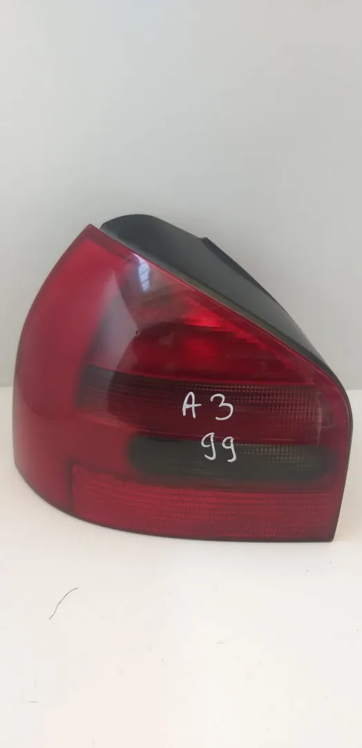 Fanale posteriore sinistro Audi A3 del 1999 1.9 TDI