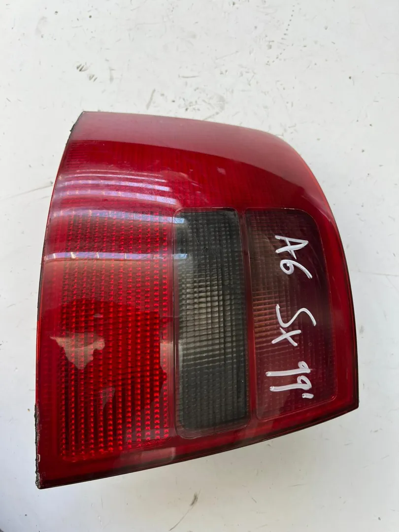 Fanale posteriore sinistro Audi A6 del 1999 2.5 Diesel