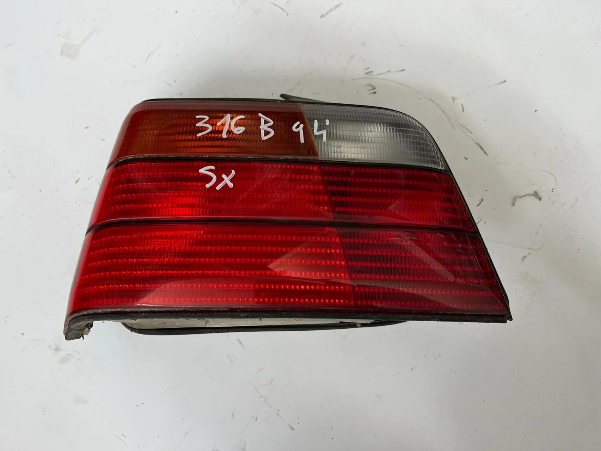 Fanale posteriore sinistro BMW E36 1.6 B del 1993