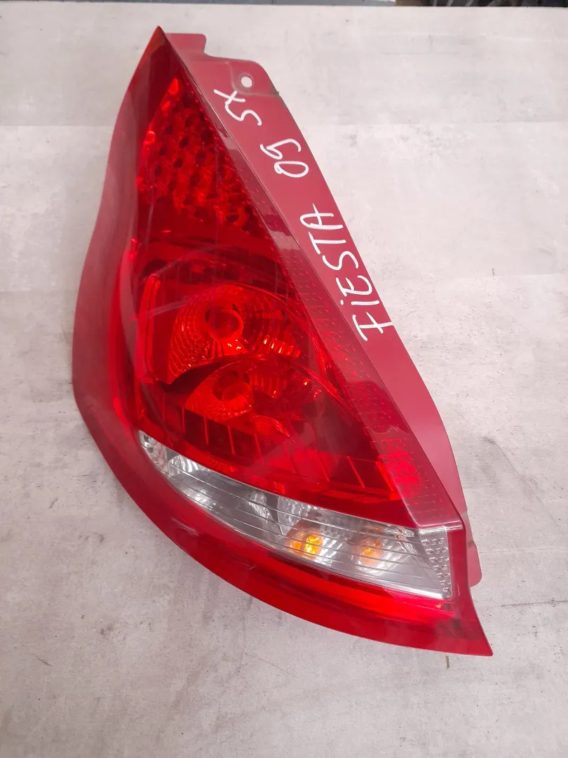 Fanale posteriore sinistro Ford Fiesta 1.2 B del 2010