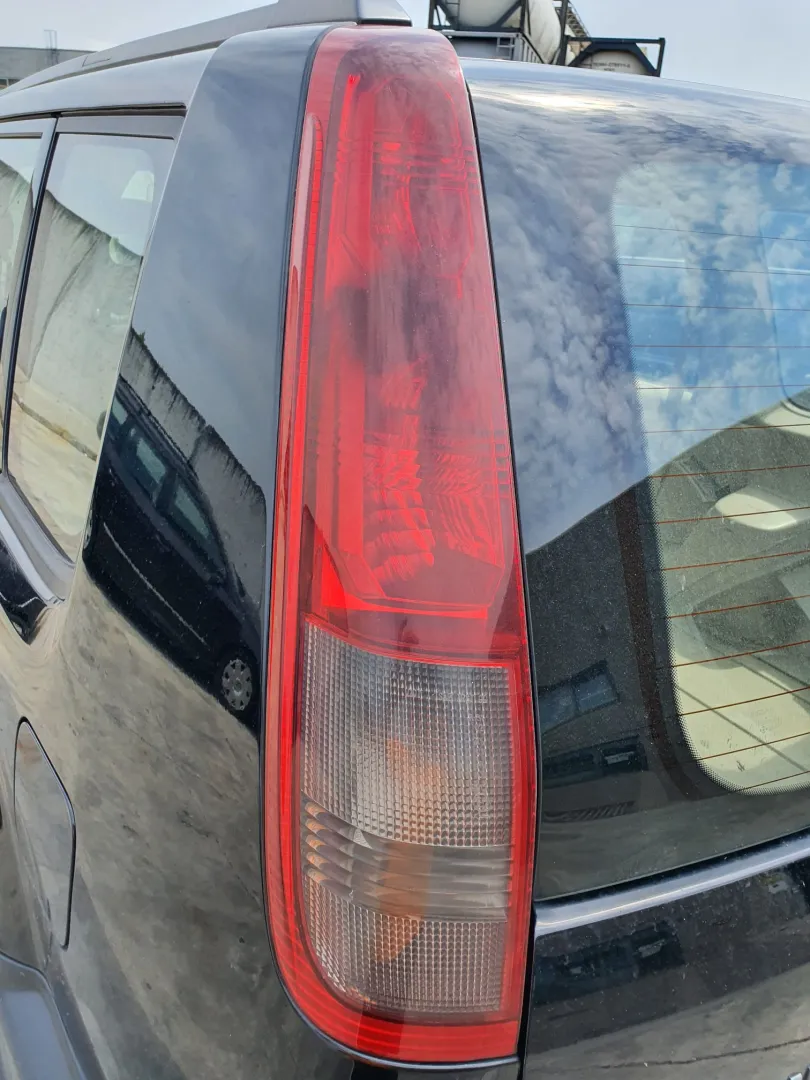 Fanale posteriore sinistro Nissan X-Trail del 2002 2.2 Diesel