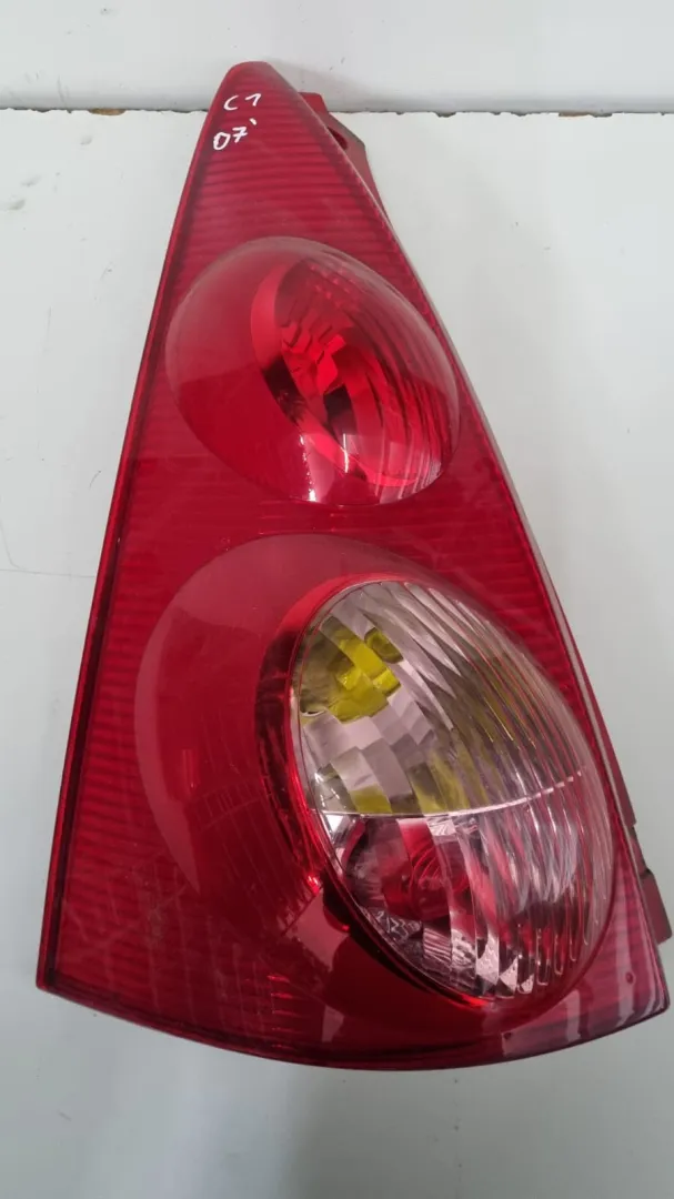 Fanale posteriore sinistro Peugeot 107 del 2007 1.0 Benzina