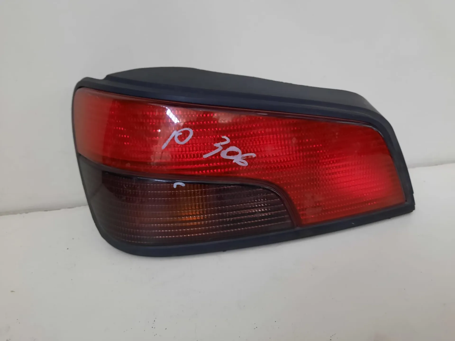 Fanale posteriore sinistro Peugeot 306 del 1997 Berlina