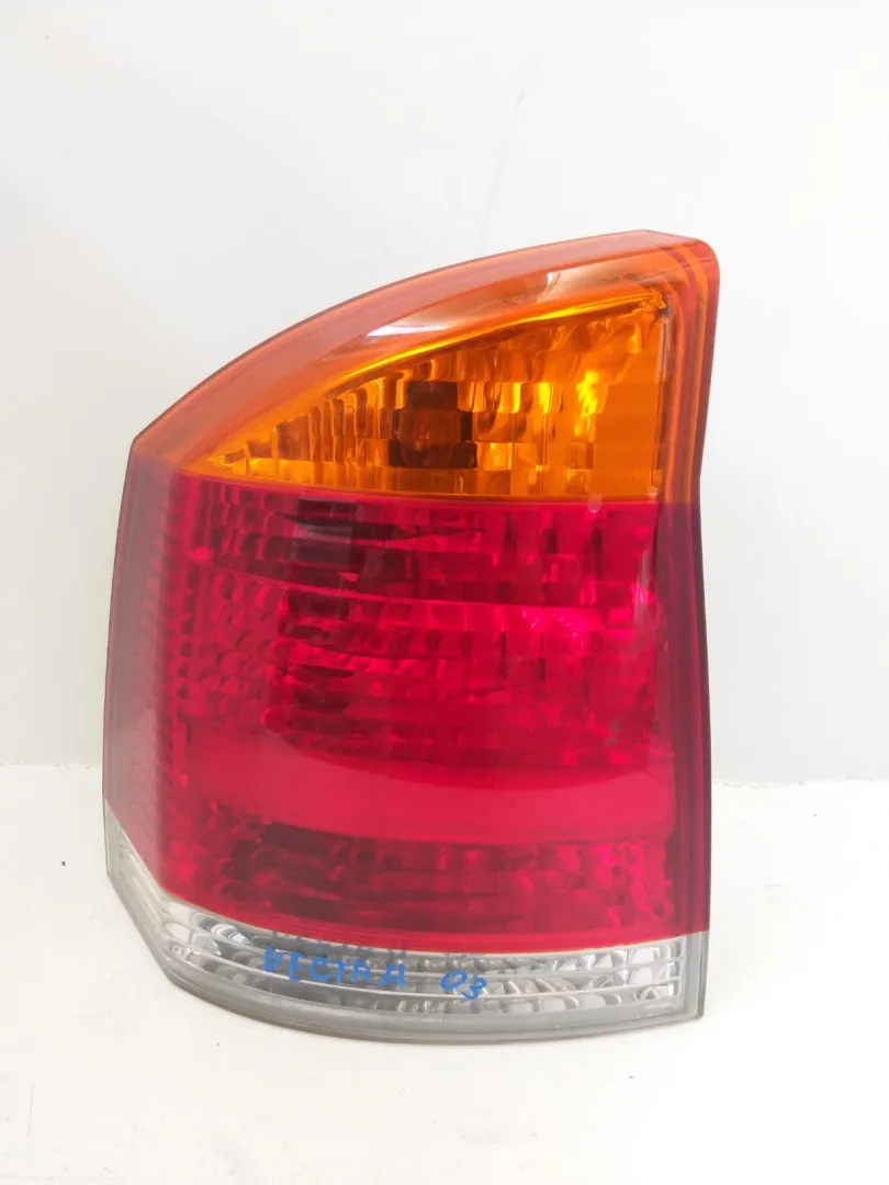 Fanale posteriore sinsitro Opel Vectra del 2004 2.2 Diesel