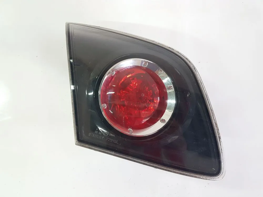FANALE POSTERIORE SX A LED INTEGRATO NEL PORTELLONE con codice BN9B513G0B da MAZDA 3 Berlina Serie (03>09) 1600 Diesel 80 (2007)