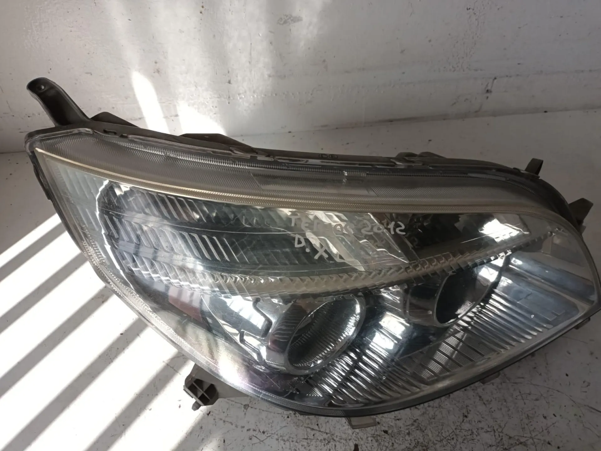 FARO ANTERIORE DESTRO PASSEGGERO DAIHATSU Terios 2Â° Serie 1500 Benzina (2012)
