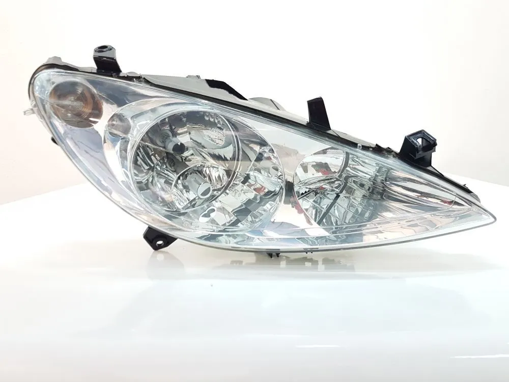 FARO ANTERIORE DESTRO con codice 9634369480 da PASSEGGERO PEUGEOT 307 Berlina 1600 Benzina 80 (2001)