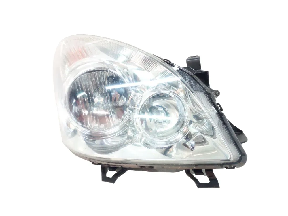 FARO ANTERIORE DESTRO PASSEGGERO con codice 811300F060 da TOYOTA Corolla Verso 2Â° Serie 2200 Diesel 100 con codice motore 2ADFTV/2ADFTV (2008)