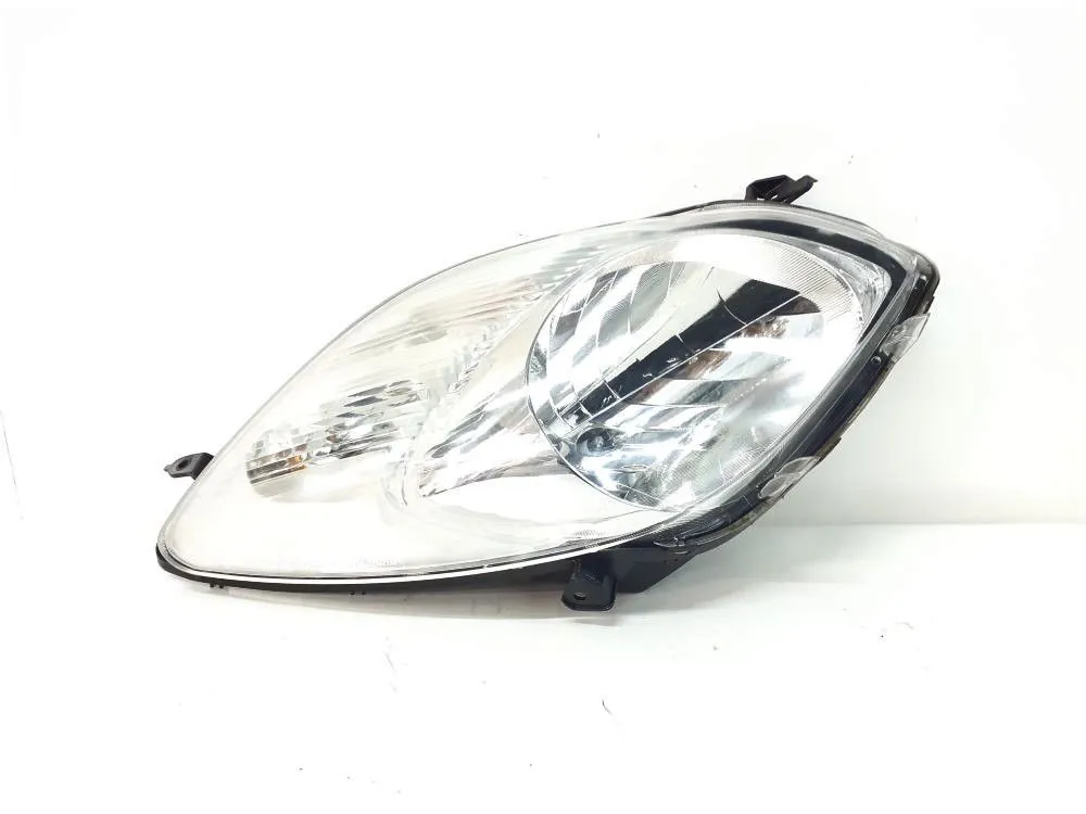 FARO ANTERIORE DESTRO con codice 811100D330 da PASSEGGERO TOYOTA Yaris Serie (08>11) 1000 Benzina 51 (2010)
