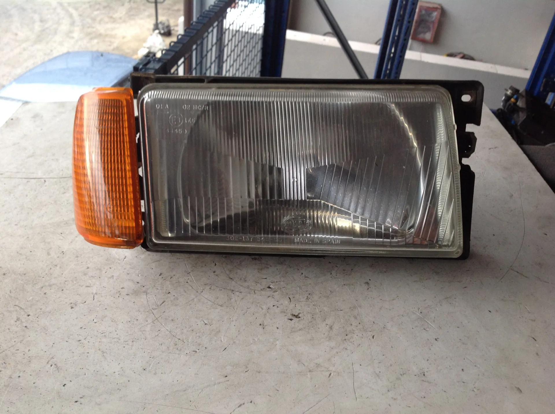 FARO ANTERIORE DESTRO PASSEGGERO VOLKSWAGEN Polo 2Â° Serie Benzina (1992)