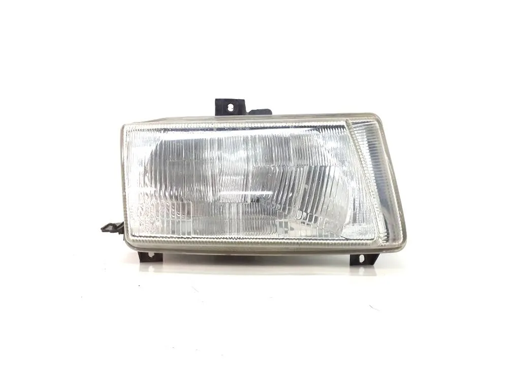 FARO ANTERIORE DESTRO PASSEGGERO con codice 6K5941010C / 67743861 da VOLKSWAGEN Polo Variant 1400 Benzina 44 (1998)