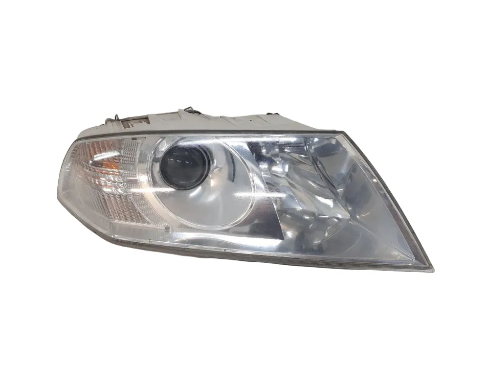 FARO ANTERIORE DX ALLO XENO con codice 1Z1941018R da SKODA Octavia S. Wagon 3Â° Serie 2000 Diesel 103 con codice motore BKD/BKD (2007)