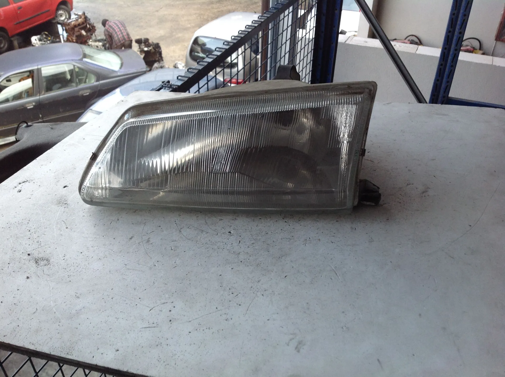 FARO ANTERIORE SINISTRO GUIDA PEUGEOT 106 1Â° Serie Benzina