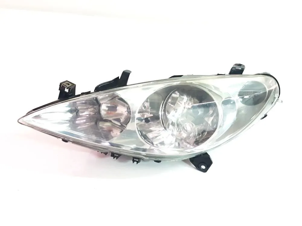 FARO ANTERIORE SINISTRO GUIDA con codice 6204Z2 da PEUGEOT 307 Berlina 2000 Diesel 66 (2002)